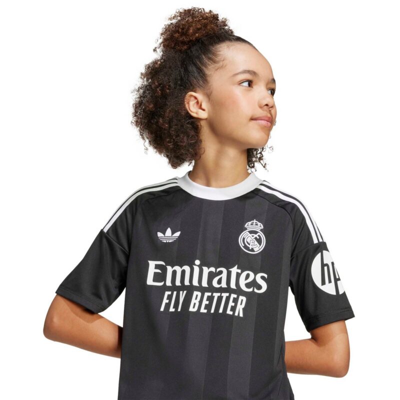 A2B image: real-madrid-adidas-third-goalkeeper-shirt-2025-26-kids Real Madrid adidas Third Goalkeeper Shirt 2025-26 - Kids